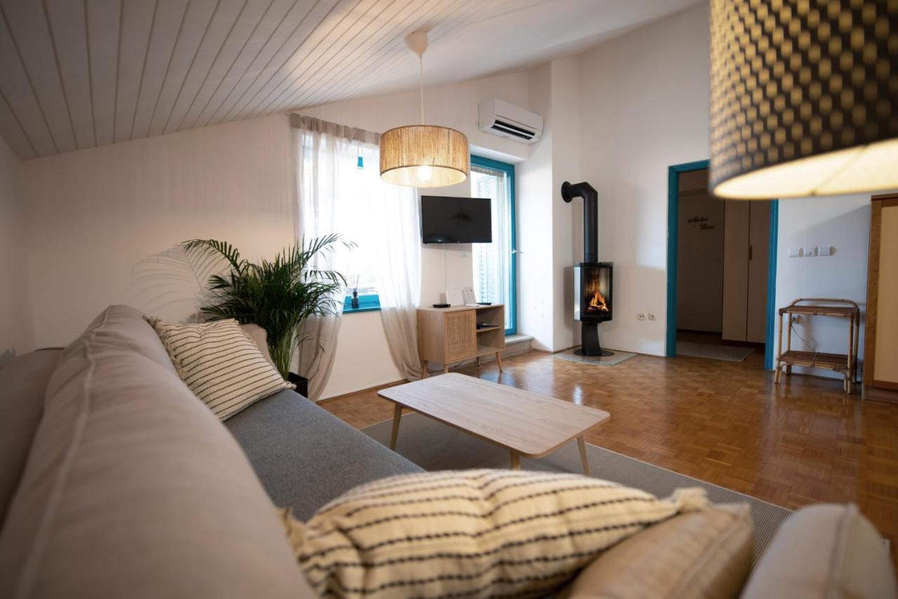 Modra Luna- Apartment With Terrace Izola Exterior photo